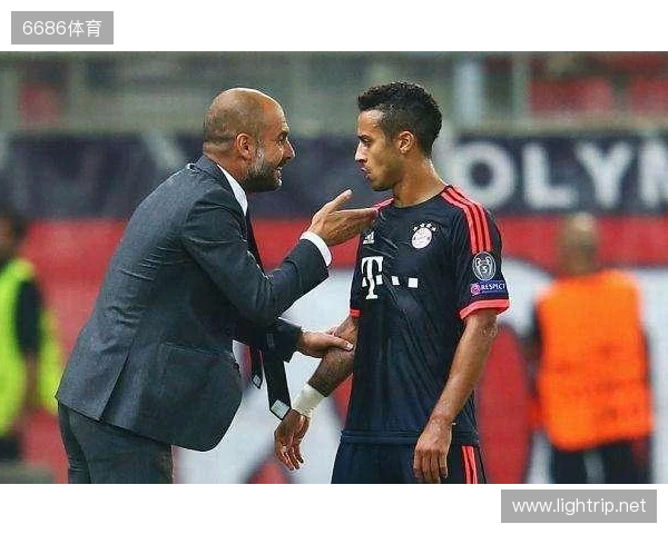 法尔克:皇马和切尔西将争夺于帕,签字费是他与拜仁续约障碍 法尔克:皇马和切尔西将争夺于帕,签字费是他与拜仁续约障碍