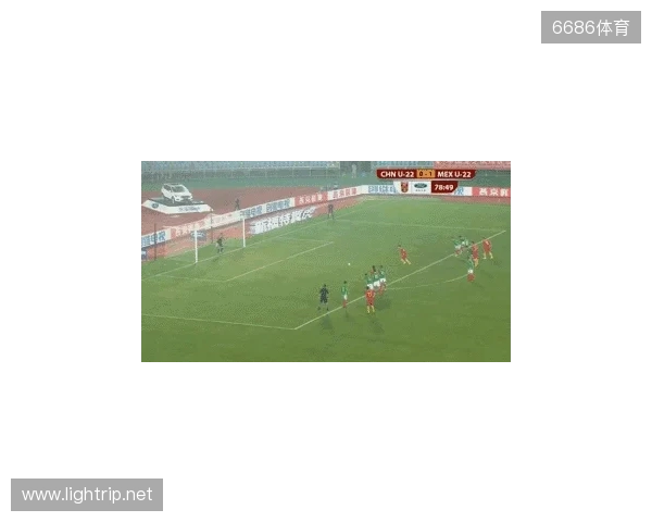 半场-U22国足0射门蒯纪闻险造对方乌龙 U22国足0-0乌兹别克斯坦